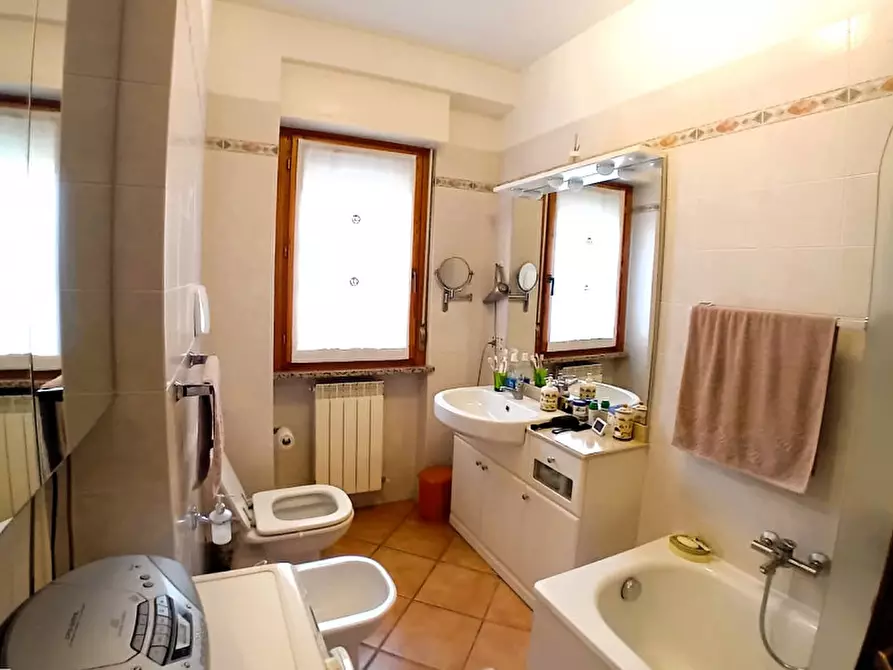 Immagine 16 di Appartamento in vendita  in Via Ezio Vignoli a Passignano Sul Trasimeno