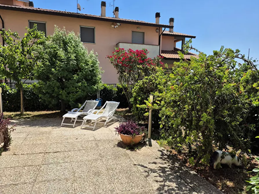 Immagine 26 di Appartamento in vendita  in Via Ezio Vignoli a Passignano Sul Trasimeno