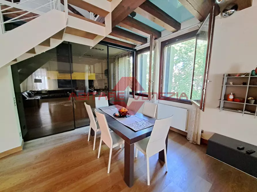 Immagine 3 di Appartamento in vendita  in Campo Stringari a Venezia