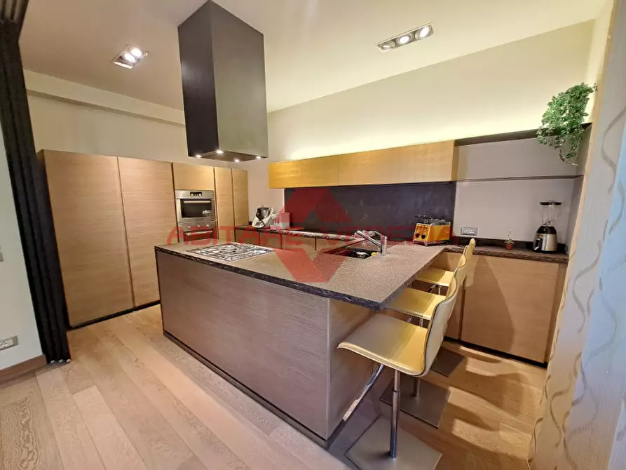 Immagine 4 di Appartamento in vendita  in Campo Stringari a Venezia