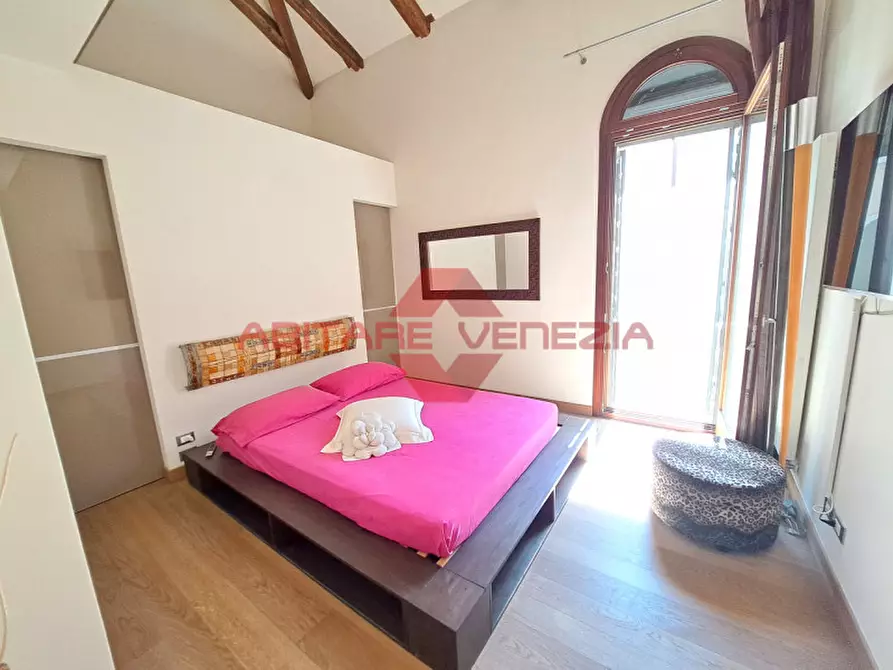 Immagine 11 di Appartamento in vendita  in Campo Stringari a Venezia