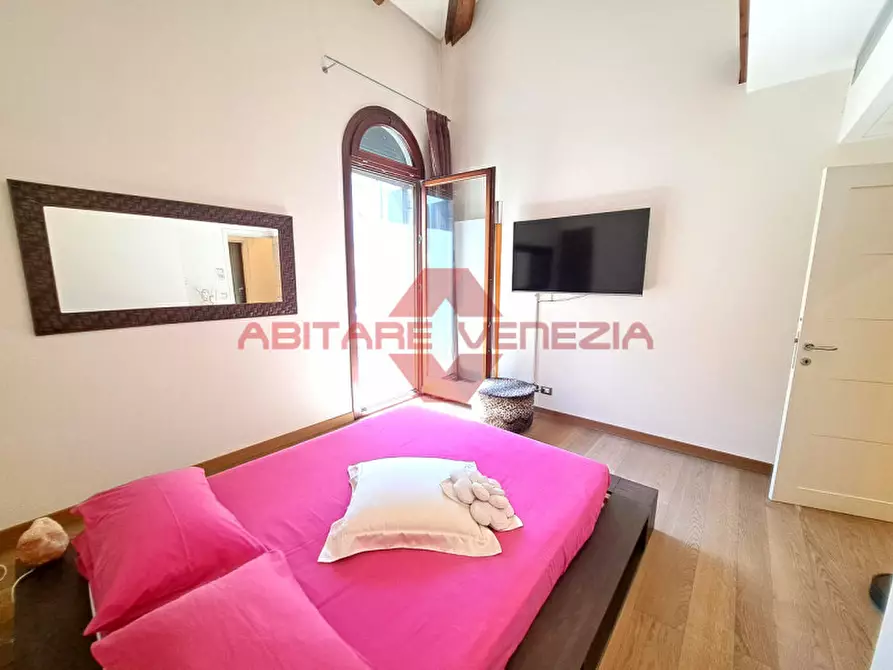 Immagine 13 di Appartamento in vendita  in Campo Stringari a Venezia
