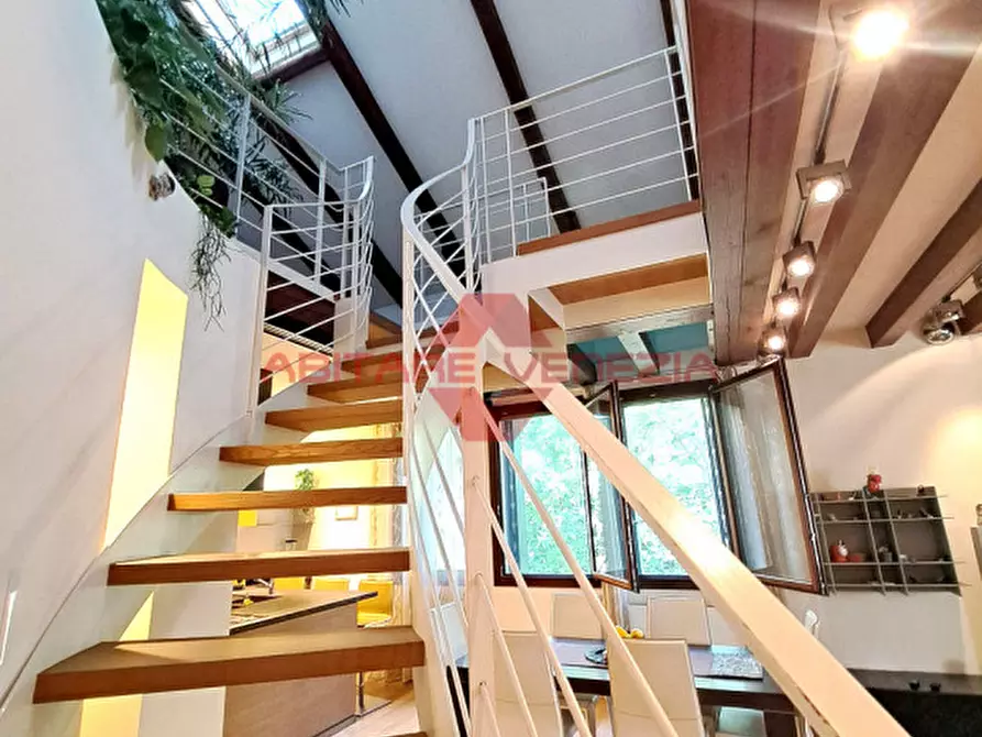 Immagine 17 di Appartamento in vendita  in Campo Stringari a Venezia