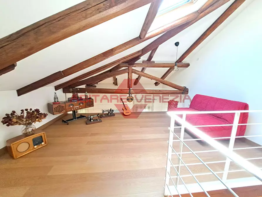 Immagine 18 di Appartamento in vendita  in Campo Stringari a Venezia