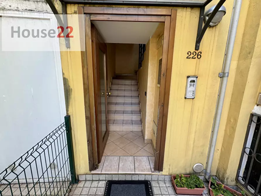 Immagine 2 di Appartamento in vendita  in Strada Postumia 226 a Vicenza