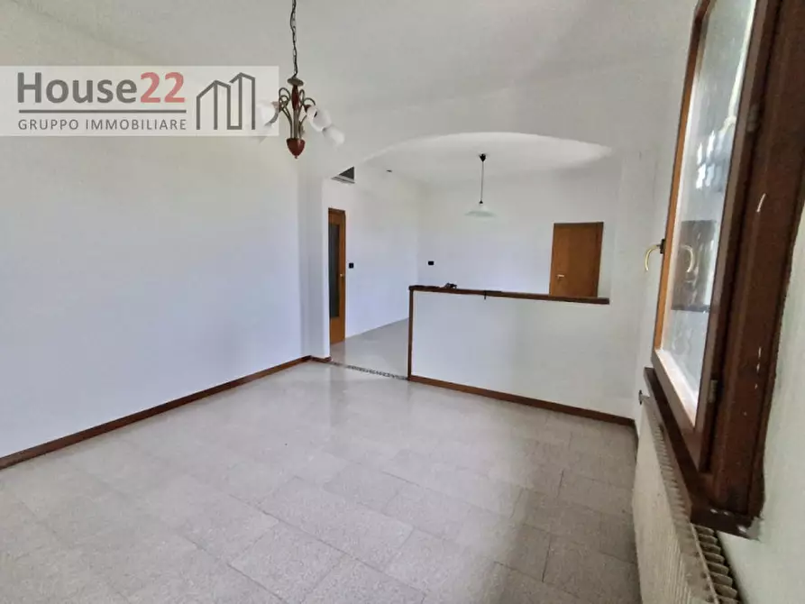 Immagine 6 di Appartamento in vendita  in Strada Postumia 226 a Vicenza