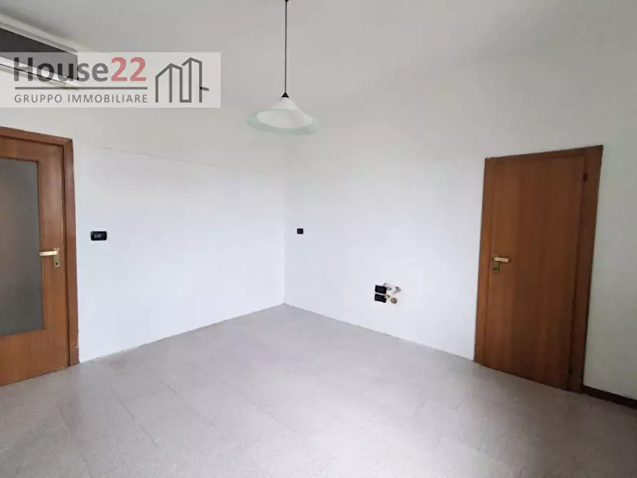 Immagine 7 di Appartamento in vendita  in Strada Postumia 226 a Vicenza