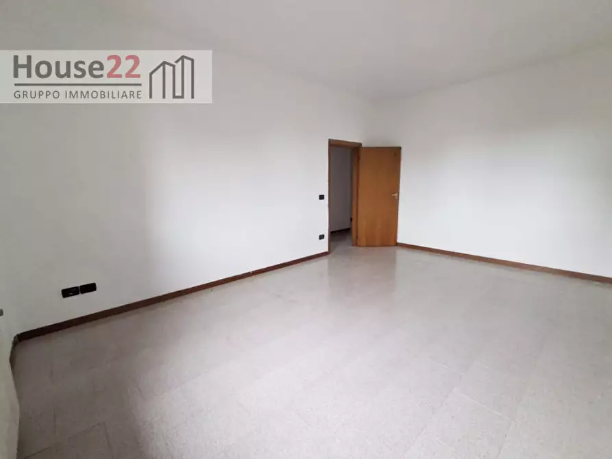 Immagine 12 di Appartamento in vendita  in Strada Postumia 226 a Vicenza