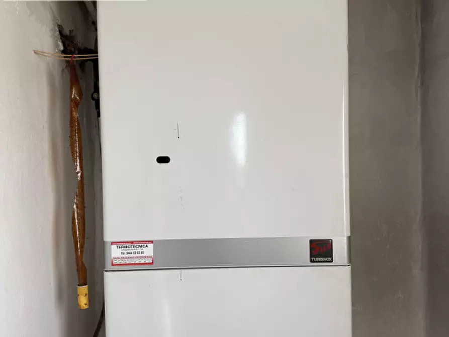 Immagine 16 di Appartamento in vendita  in Strada Postumia 226 a Vicenza