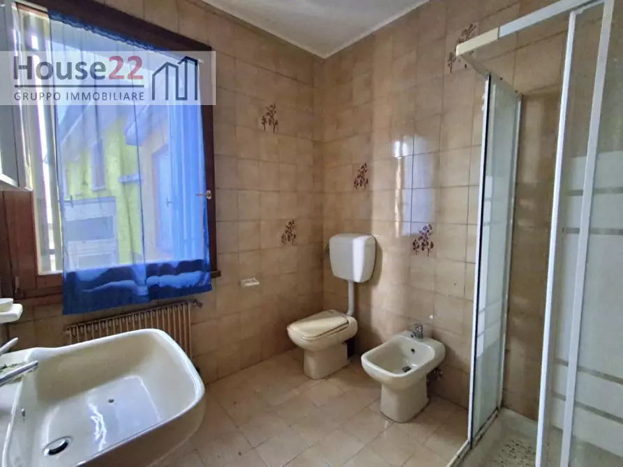 Immagine 19 di Appartamento in vendita  in Strada Postumia 226 a Vicenza