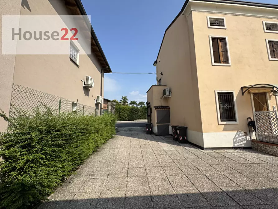 Immagine 21 di Appartamento in vendita  in Strada Postumia 226 a Vicenza