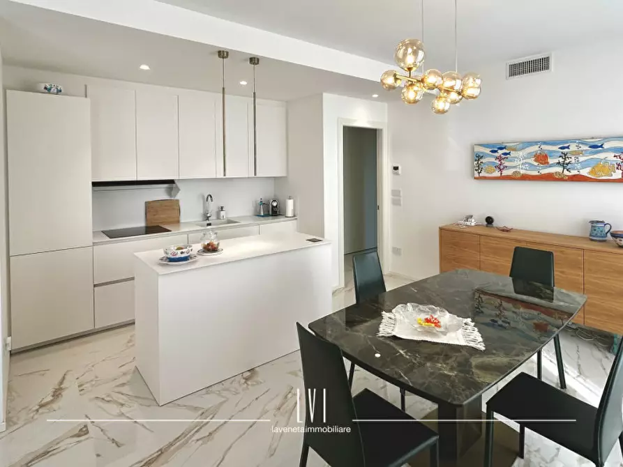 Immagine 3 di Appartamento in vendita  in Accesso nono di via Andrea Bafile n.10 a Jesolo