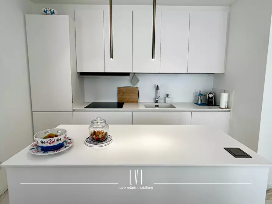 Immagine 8 di Appartamento in vendita  in Accesso nono di via Andrea Bafile n.10 a Jesolo