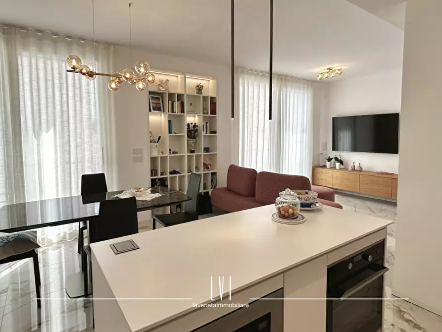 Immagine 9 di Appartamento in vendita  in Accesso nono di via Andrea Bafile n.10 a Jesolo