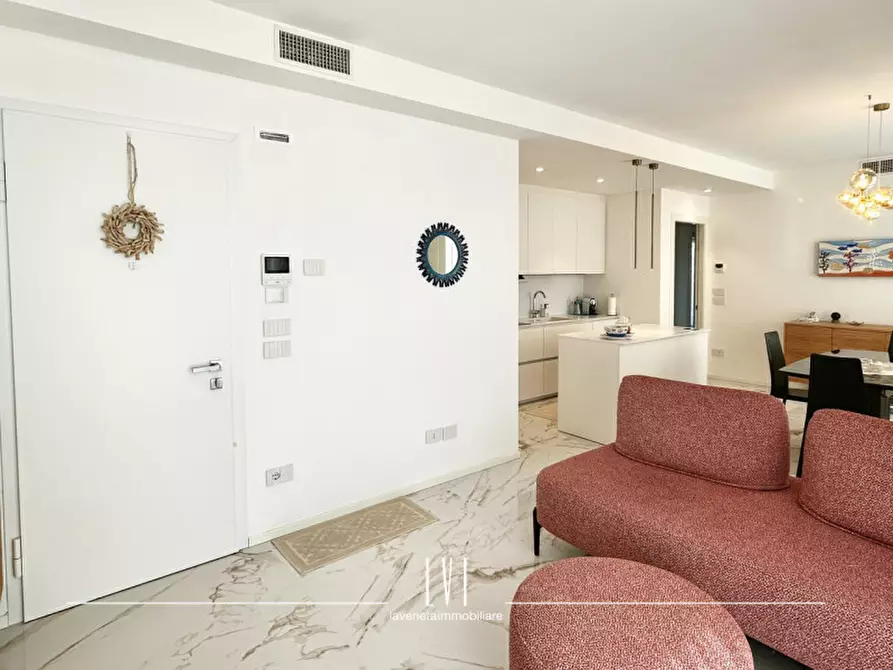 Immagine 11 di Appartamento in vendita  in Accesso nono di via Andrea Bafile n.10 a Jesolo