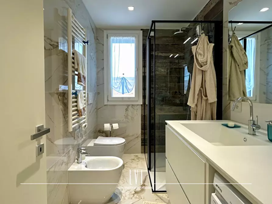 Immagine 15 di Appartamento in vendita  in Accesso nono di via Andrea Bafile n.10 a Jesolo