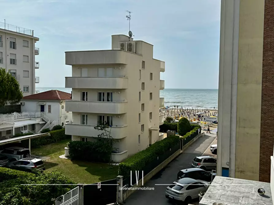 Immagine 41 di Appartamento in vendita  in Accesso nono di via Andrea Bafile n.10 a Jesolo