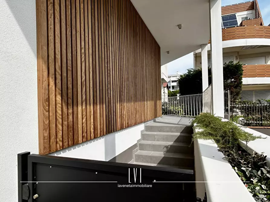 Immagine 43 di Appartamento in vendita  in Accesso nono di via Andrea Bafile n.10 a Jesolo