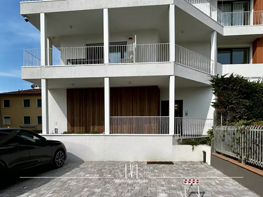 Immagine 44 di Appartamento in vendita  in Accesso nono di via Andrea Bafile n.10 a Jesolo