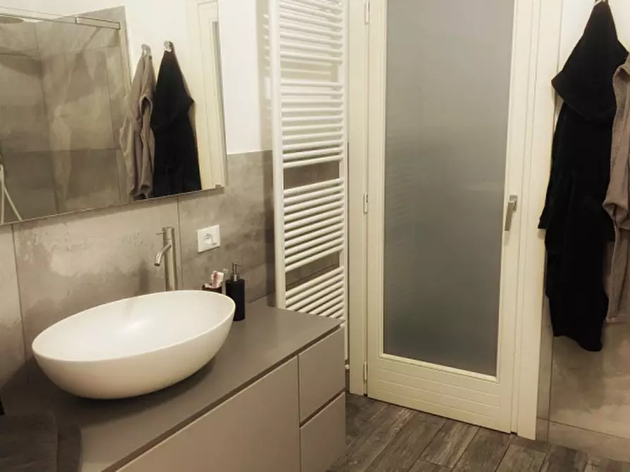 Immagine 2 di Appartamento in vendita  in Via Emilia Centro, 291 a Modena