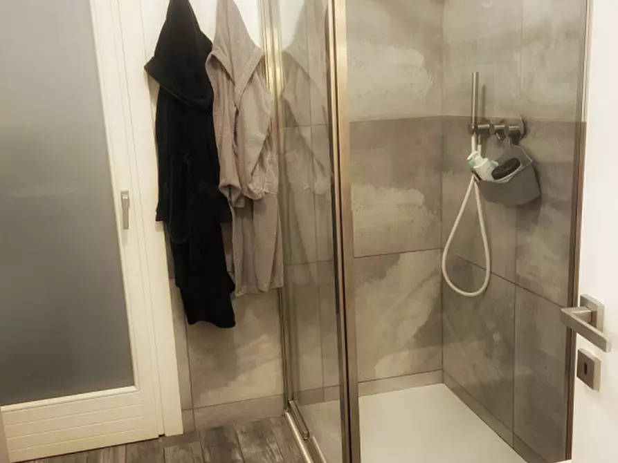 Immagine 5 di Appartamento in vendita  in Via Emilia Centro, 291 a Modena