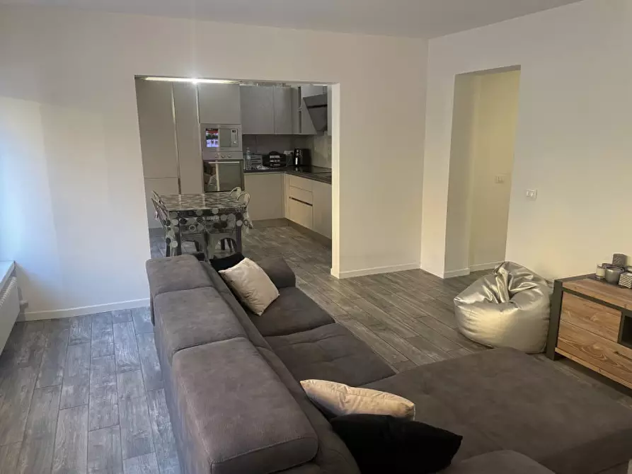 Immagine 11 di Appartamento in vendita  in Via Emilia Centro, 291 a Modena