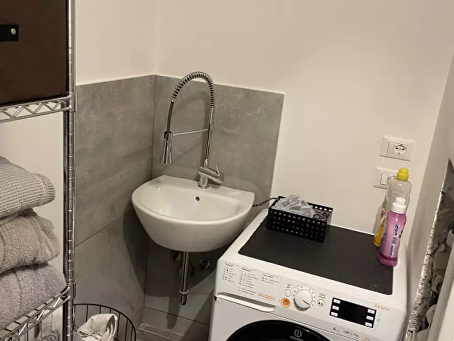 Immagine 12 di Appartamento in vendita  in Via Emilia Centro, 291 a Modena