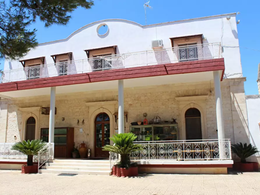 Immagine 1 di Hotel in vendita  in Via Ginestre, 17 a Turi