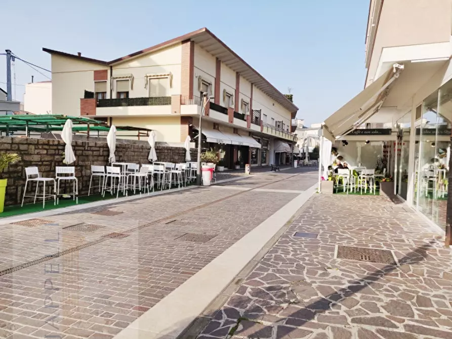 Immagine 1 di Negozio in affitto  in Piazza Sacro Cuore a Abano Terme