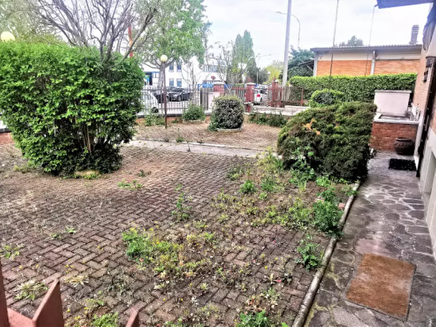 Immagine 3 di Ufficio in vendita  in VIA CASELLE - CA' RICCHI a San Lazzaro Di Savena