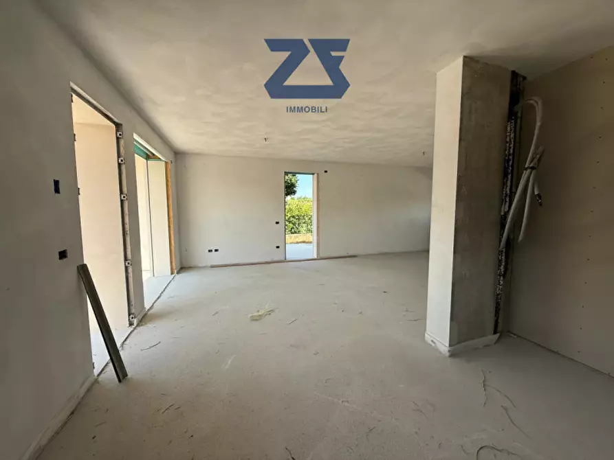 Immagine 5 di Villa in vendita  in Via Castiglione a Loria