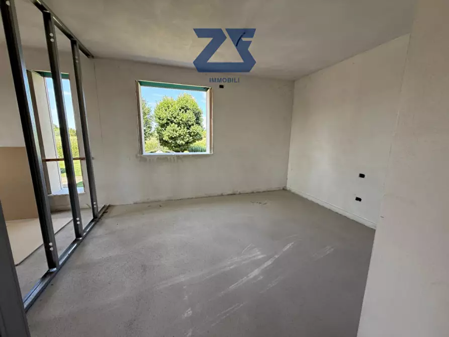 Immagine 8 di Villa in vendita  in Via Castiglione a Loria