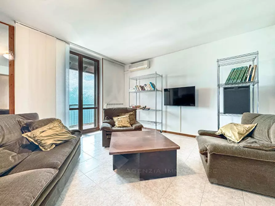 Immagine 14 di Villetta a schiera in vendita  in via strera 68b a Oleggio