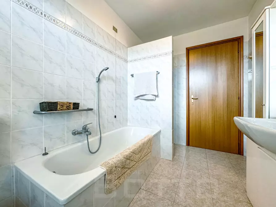 Immagine 22 di Villetta a schiera in vendita  in via strera 68b a Oleggio