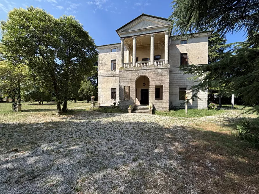 Immagine 3 di Villa in vendita  in Via Pasini a Isola Vicentina