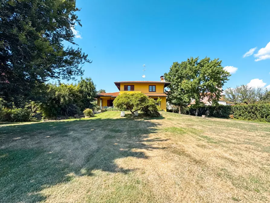 Immagine 3 di Villa in vendita  in via san giovanni 166 a Oleggio
