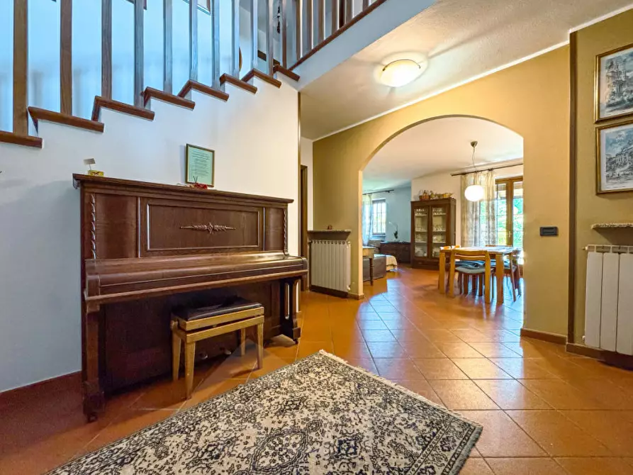 Immagine 10 di Villa in vendita  in via san giovanni 166 a Oleggio