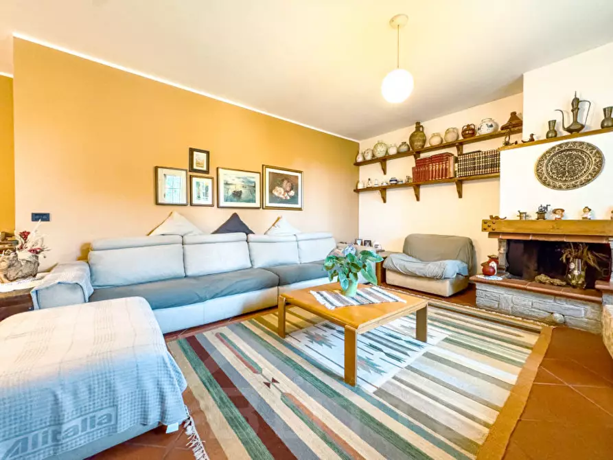 Immagine 12 di Villa in vendita  in via san giovanni 166 a Oleggio