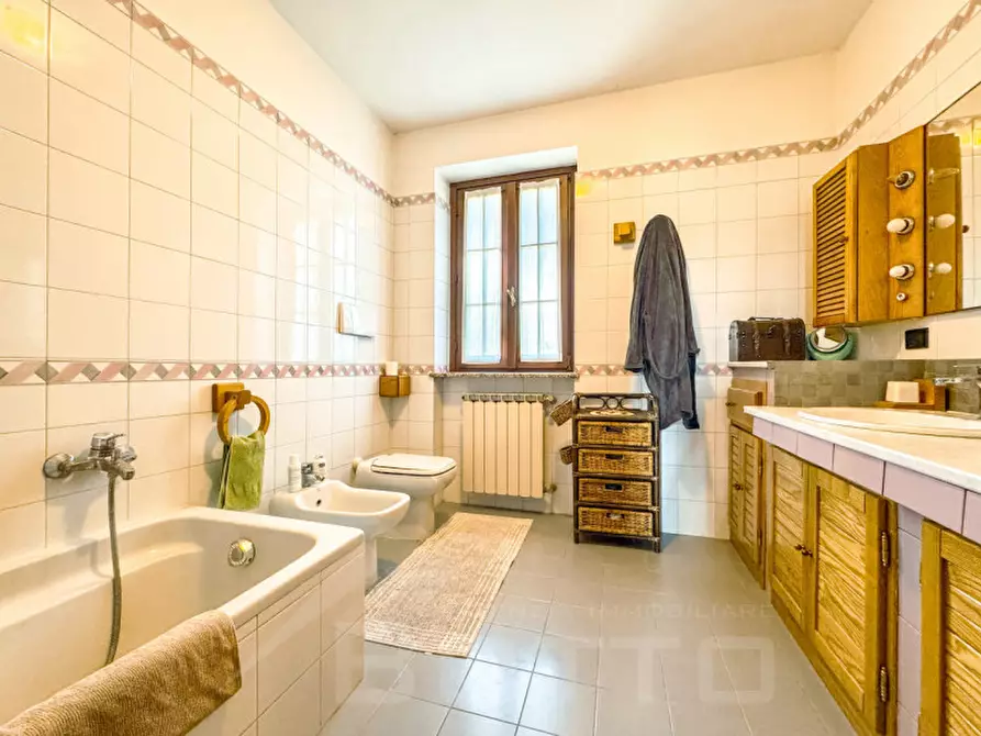 Immagine 23 di Villa in vendita  in via san giovanni 166 a Oleggio