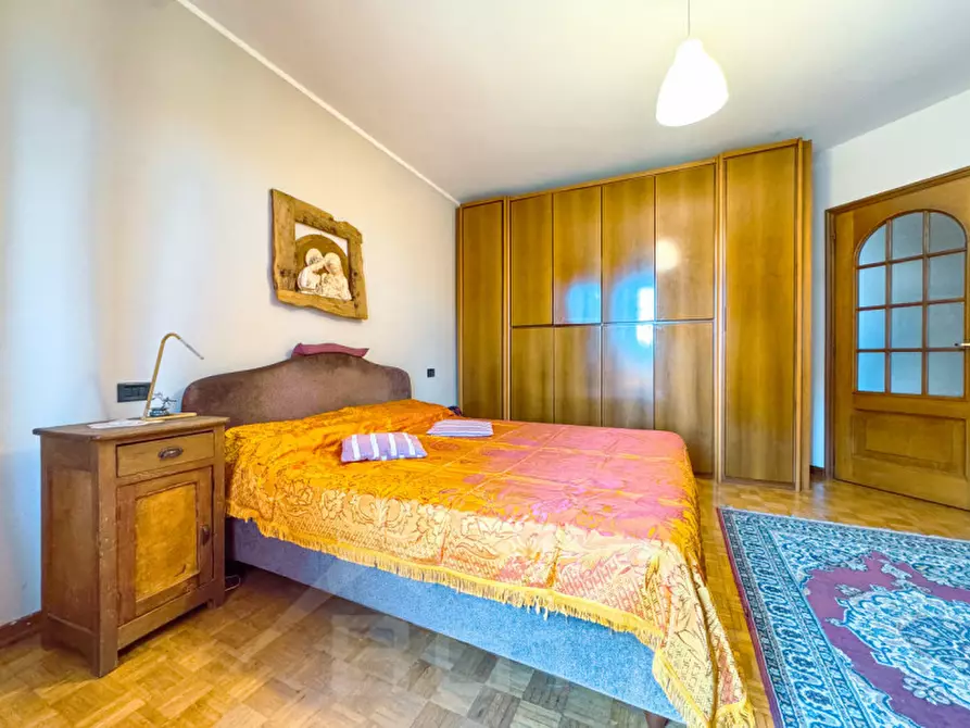 Immagine 26 di Villa in vendita  in via san giovanni 166 a Oleggio