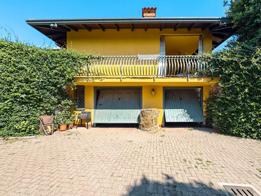 Immagine 41 di Villa in vendita  in via san giovanni 166 a Oleggio