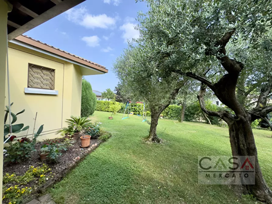 Immagine 7 di Villa in vendita  in Via Pordenone a Cordenons