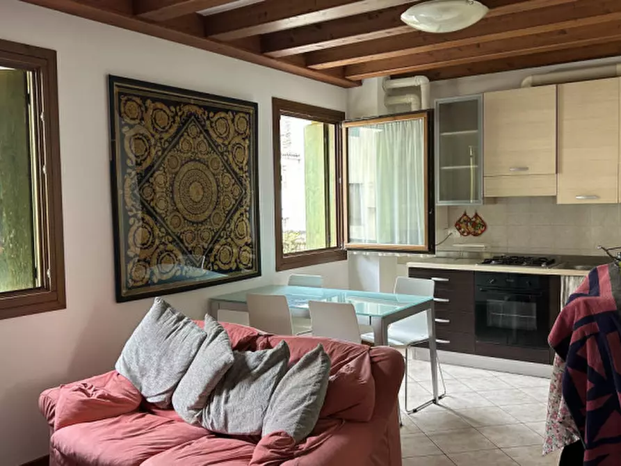 Immagine 1 di Appartamento in vendita  in Via Verdi 1 a Schio