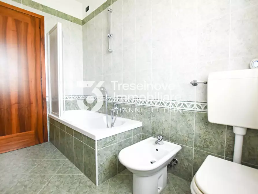 Immagine 19 di Attico in vendita  in Via Chiesa a Paese