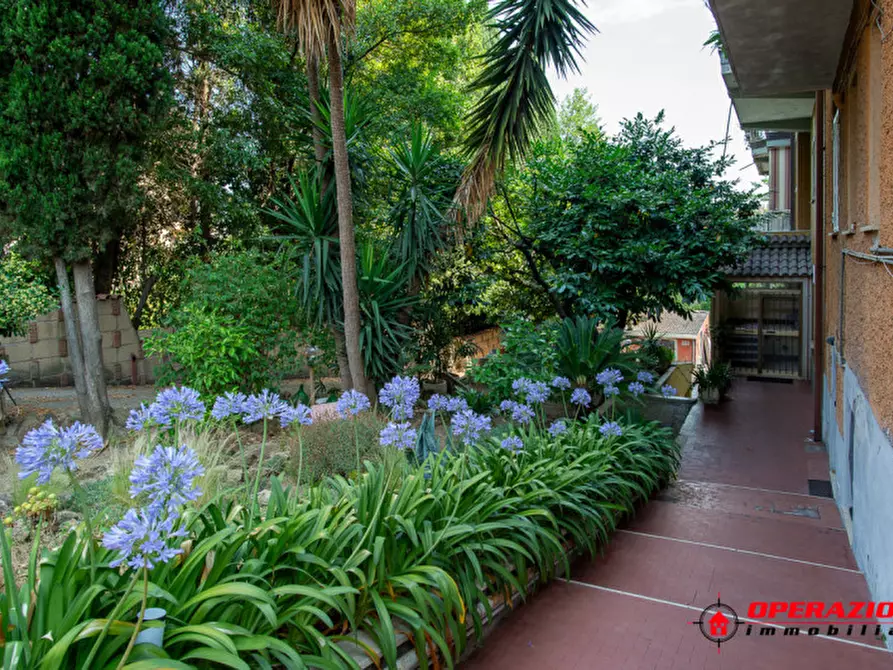 Immagine 1 di Appartamento in vendita  in Via Basilio Puoti a Roma