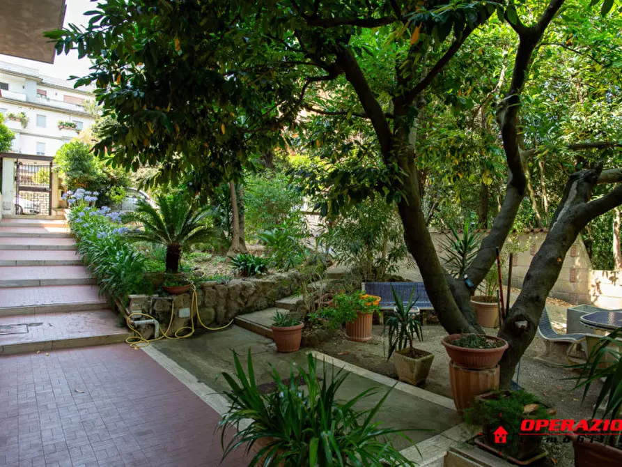 Immagine 3 di Appartamento in vendita  in Via Basilio Puoti a Roma