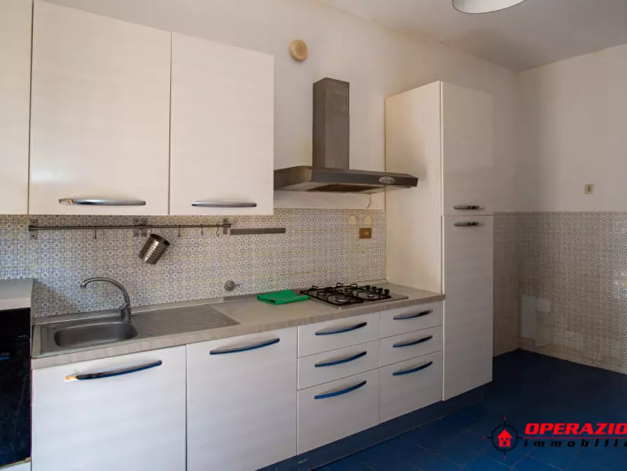 Immagine 11 di Appartamento in vendita  in Via Basilio Puoti a Roma