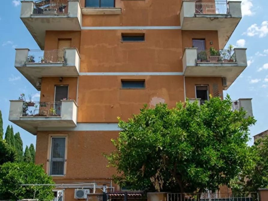 Immagine 30 di Appartamento in vendita  in Via Basilio Puoti a Roma