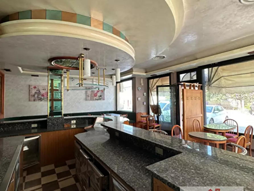 Immagine 1 di Negozio in vendita  in Via Trieste a Spresiano