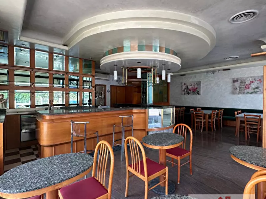 Immagine 3 di Negozio in vendita  in Via Trieste a Spresiano